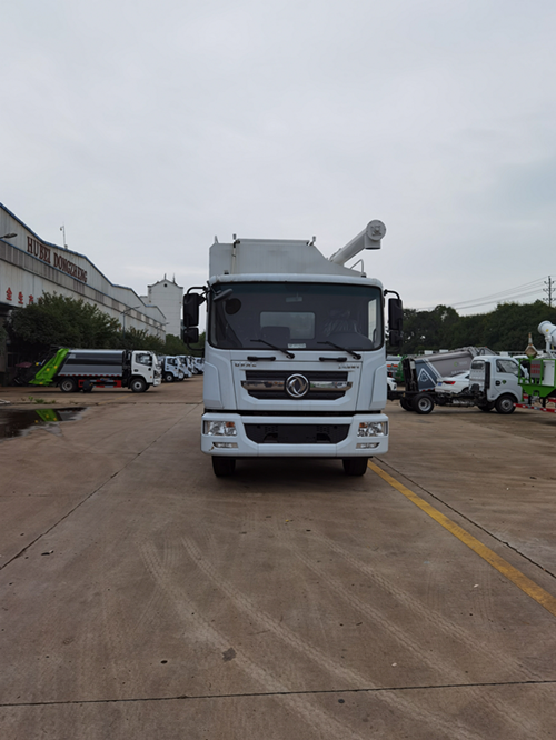 東風多利卡D9單橋散裝飼料運輸車